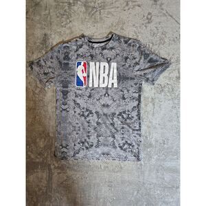 NBA Basketball T-Shirt Men's Medium Short-Sleeve‎ Crewneck Gray/black
